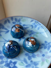 Afbeelding in Gallery-weergave laden, Aanbieding! Bonbons Medium plus Kookboek “Proef de liefde” t.w.v. €19,95